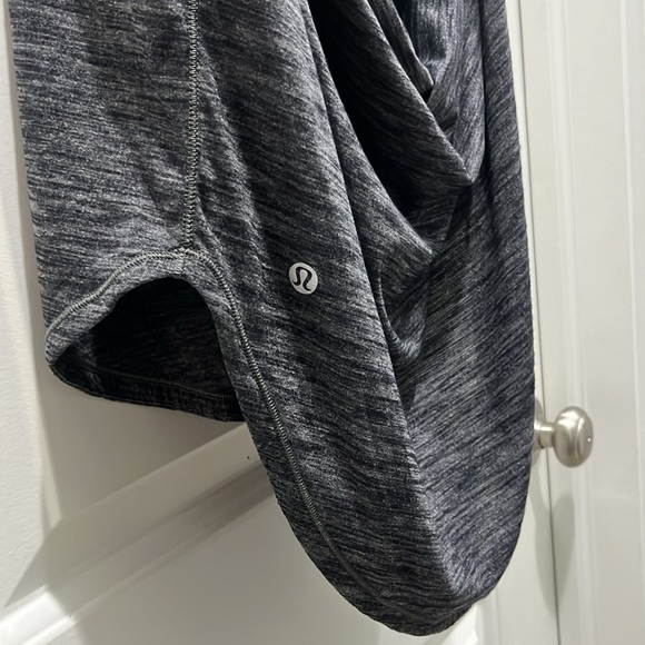 Lululemon Slay the Studio 2-in-1 Tank Gray & Black Sz 10 - Picture 7 of 8